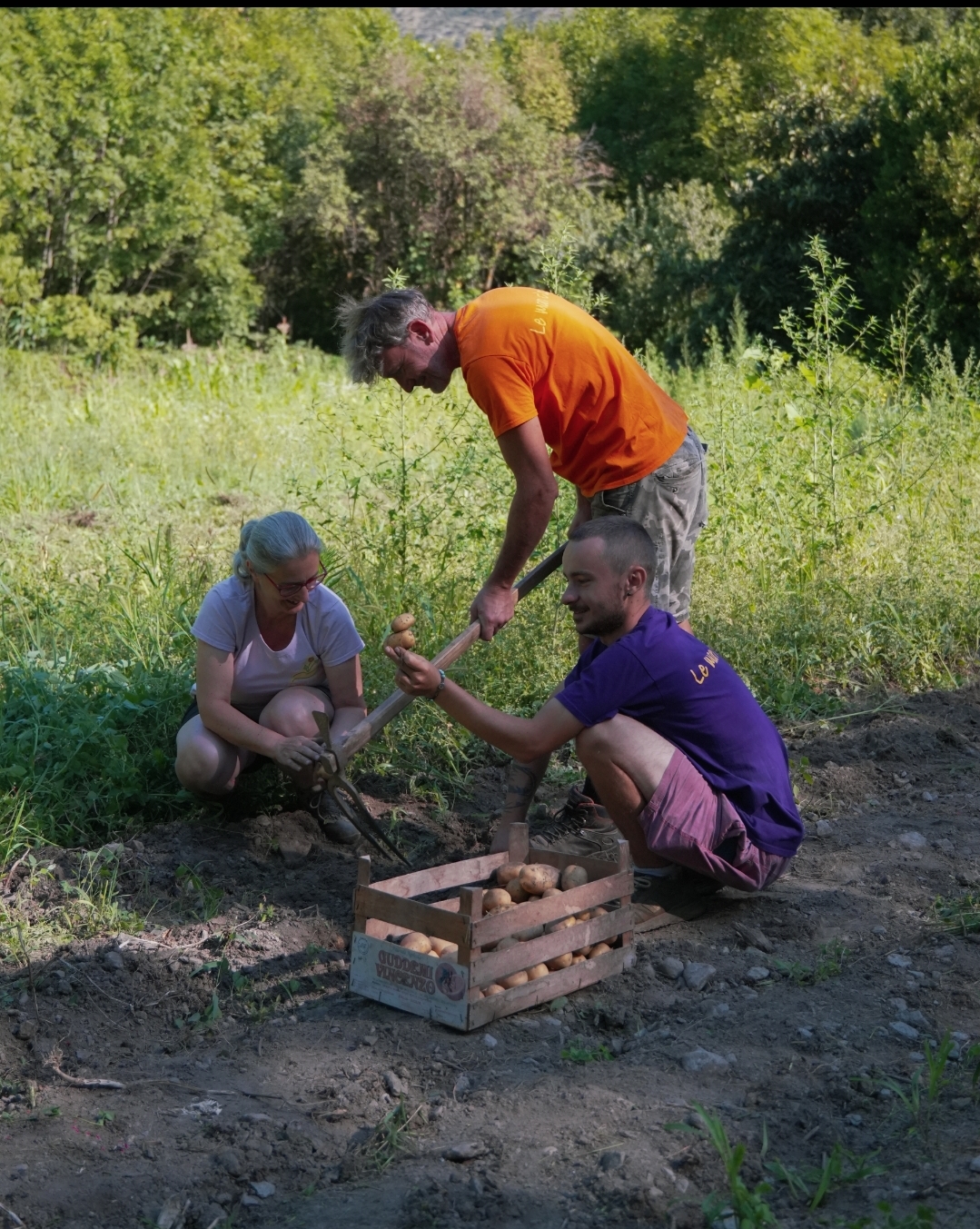 CHIARA, EMANUELE, DINO E LA CASA CHE PROFUMA DI ACCOGLIENZA